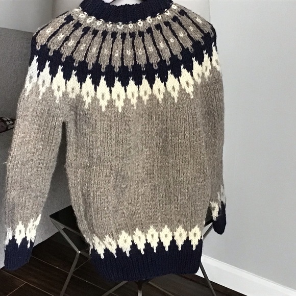 Men’s Heavy Knit Icelandic Pullover Sweater - Picture 2 of 6